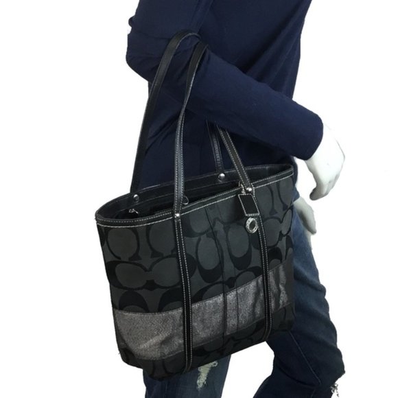 ๐ฟCOACH Signature Silver Stripe Legacy Canvas Tote๐ฟ - Picture 12 of 13